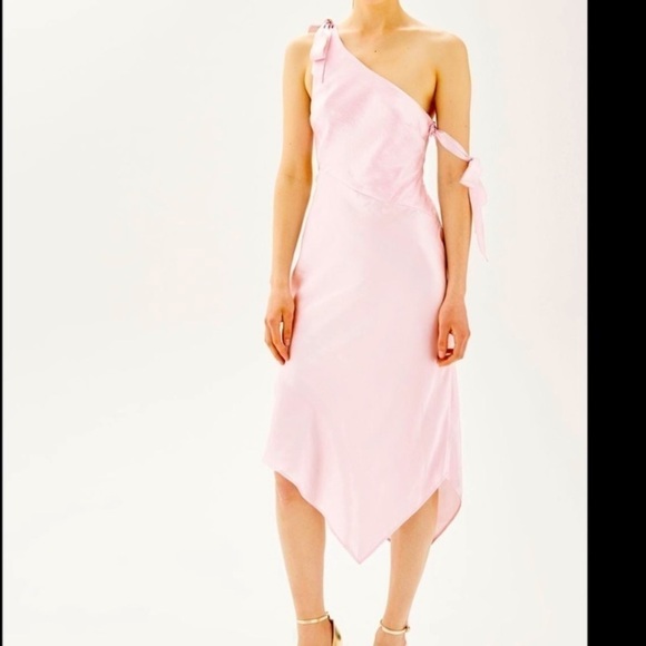 Topshop Dresses & Skirts - Topshop one shoulder satin pink dress size 4